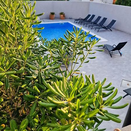 Villa Poseidon Новалья Экстерьер фото