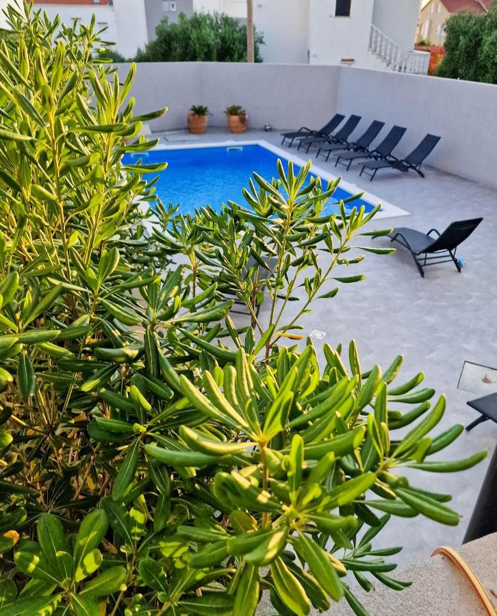 Villa Poseidon Новалья Экстерьер фото