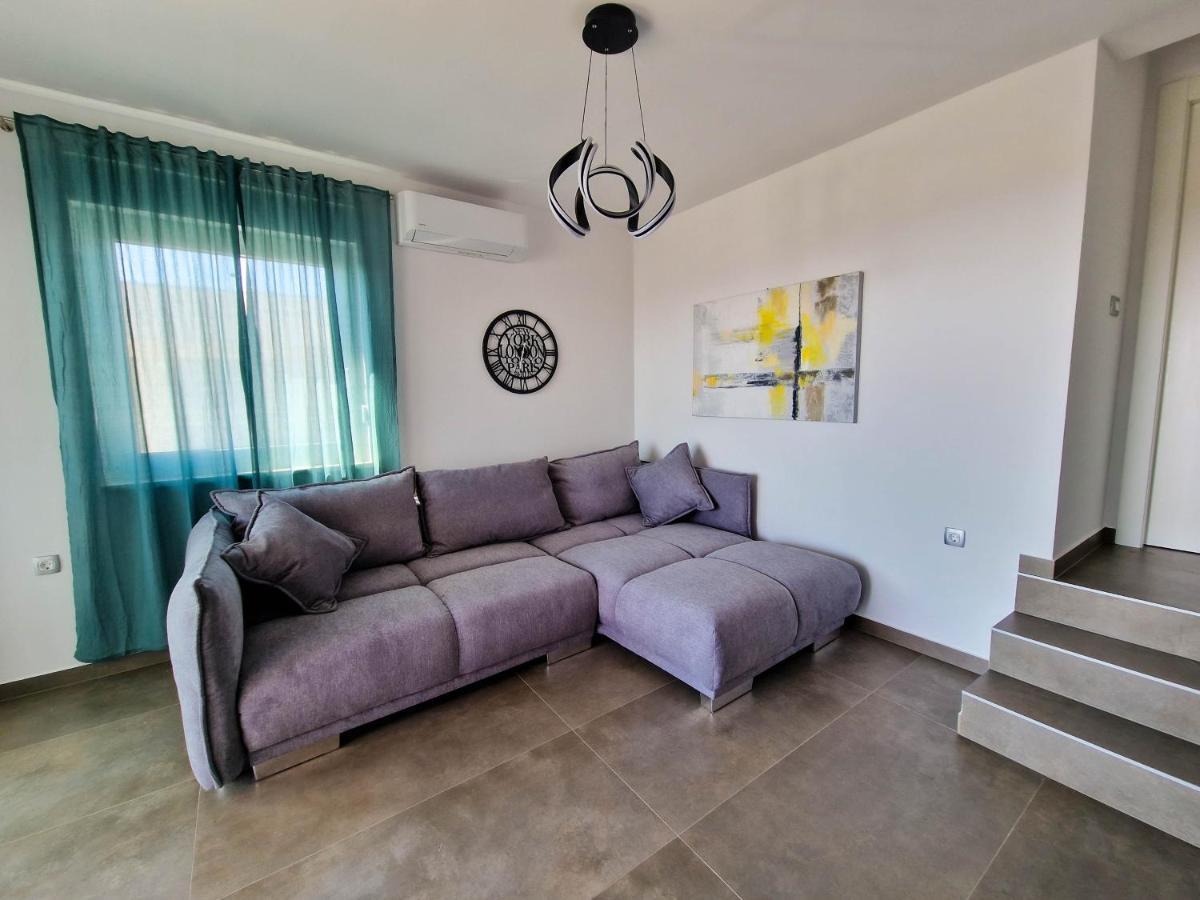 Villa Poseidon Новалья Экстерьер фото